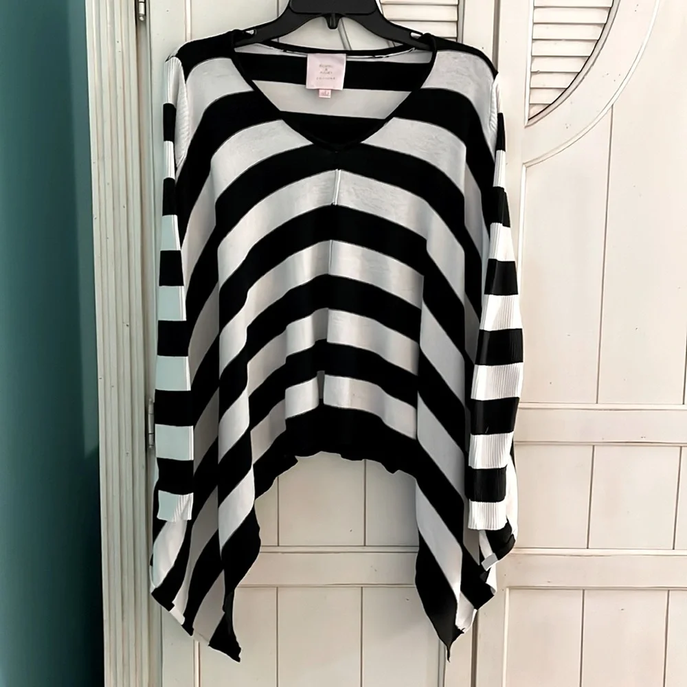 Romeo & Juliet Couture striped sweater - Picture 1 of 7